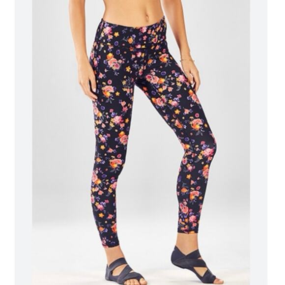 Fabletics NEW High Waist Floral Print Powerform Capri Leggings Size XXS - Picture 1 of 7
